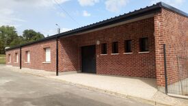 Entrée principale de l'école primaire 
